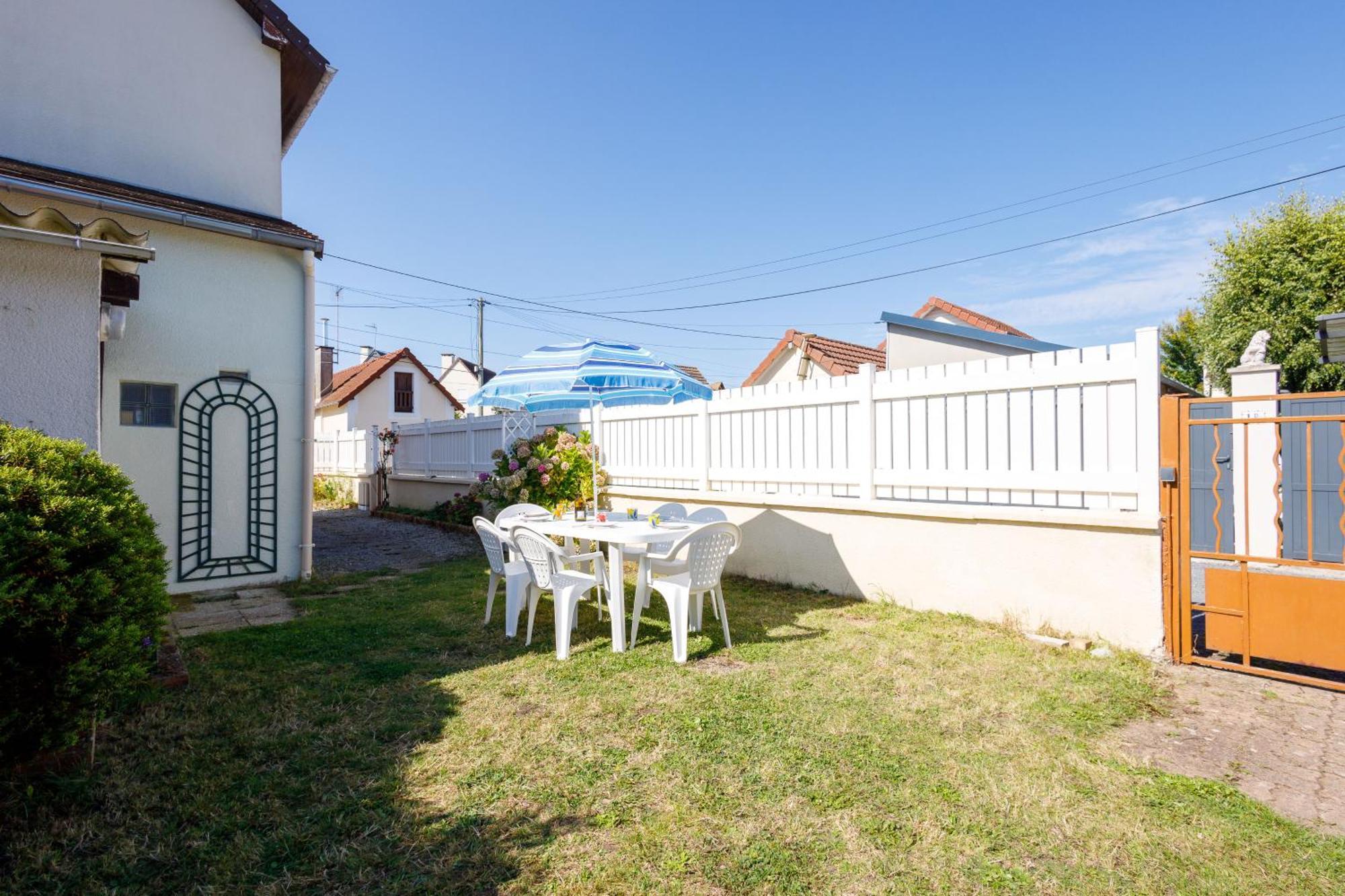 La Maison Cabourgeaise Proche Mer エクステリア 写真